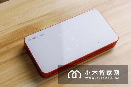 创维小湃智能投影P2性价比非常高的微型投影神器