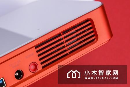 创维小湃智能投影P2性价比非常高的微型投影神器