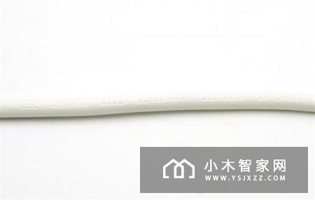 致敬小米8！防雷插座也透明探索 来感受下