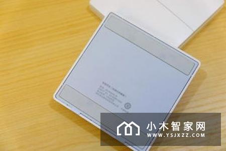 致敬小米8！防雷插座也透明探索 来感受下