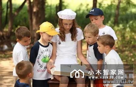 荣电小蛋教育机器人，送给孩子最好的礼物