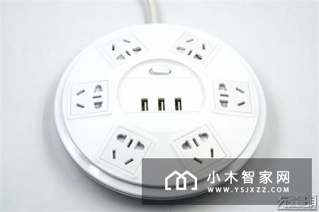 致敬小米8！防雷插座也透明探索 来感受下