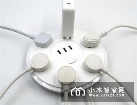 致敬小米8！防雷插座也透明探索 来感受下