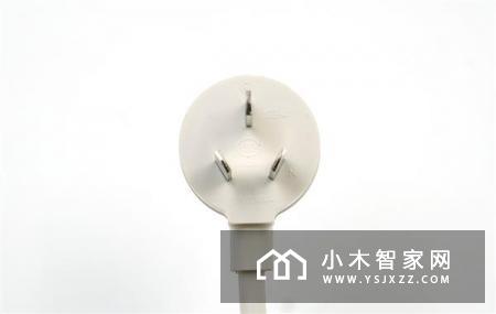 致敬小米8！防雷插座也透明探索 来感受下