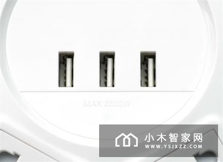 致敬小米8！防雷插座也透明探索 来感受下