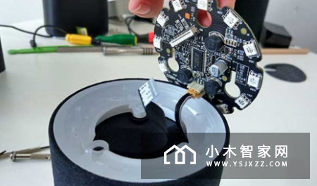 智能音箱拆机评测：国内天猫精灵X1/叮咚智能音箱A1做工真的不如亚马逊Echo？（上篇）