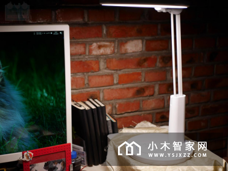“营养均衡”自然光——孩视宝VL235B全光谱台灯体验