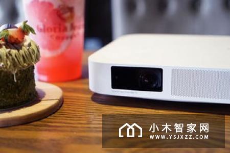极米H1S无屏电视上手测评：300寸看电影 1100流明度