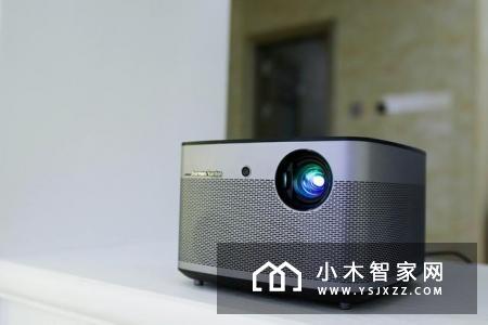 极米H1S无屏电视上手测评：300寸看电影 1100流明度