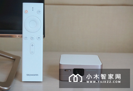 能投120英寸还能托于掌心，创维小派智能投影P1评测